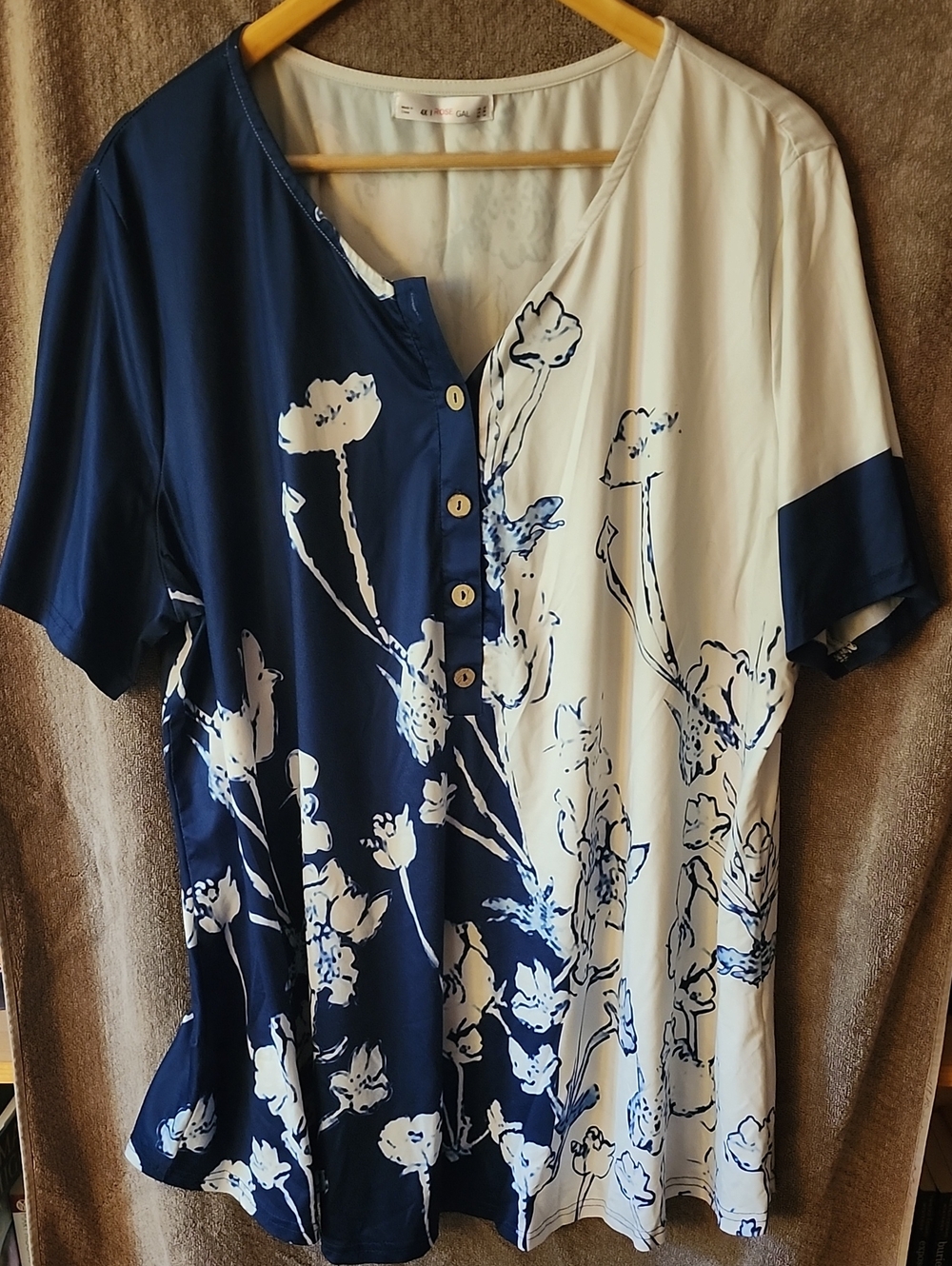 Women's Blue & White Floral Button-Front Top